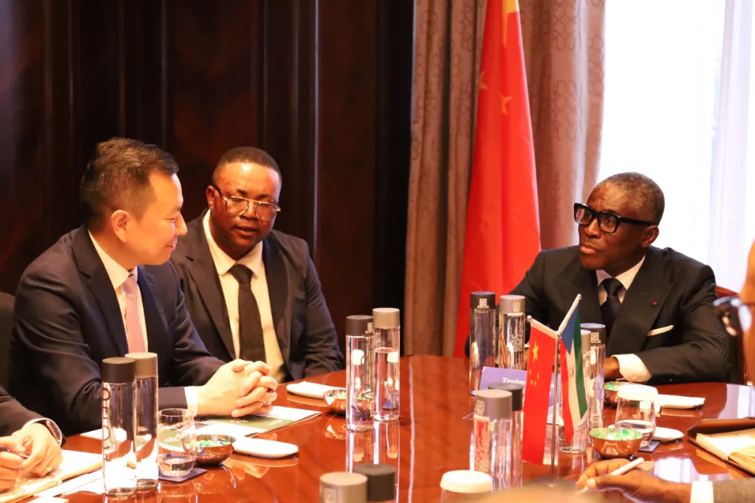 赤道几内亚共和国访华代表与满堂彩股份深入探讨工业协同生长